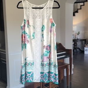 Entro floral & crochet dress